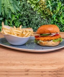 CRISPY CHICKEN BURGER MIT POMMES